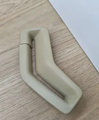 Volvo V70 Seat belt trim 