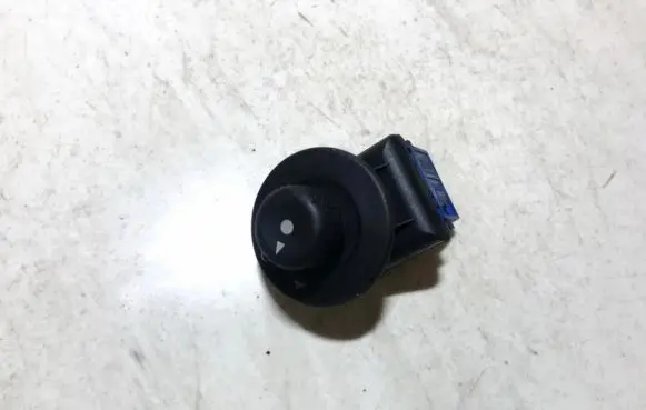 Citroen Xsara Picasso Wing mirror switch 185526