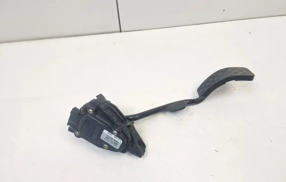 Audi A6 S6 C5 4B Accelerator throttle pedal 8D2721523