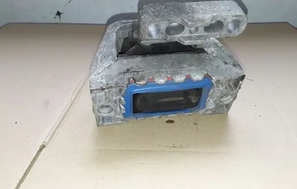 Skoda Octavia Mk2 (1Z) Engine mount bracket 1K0199262