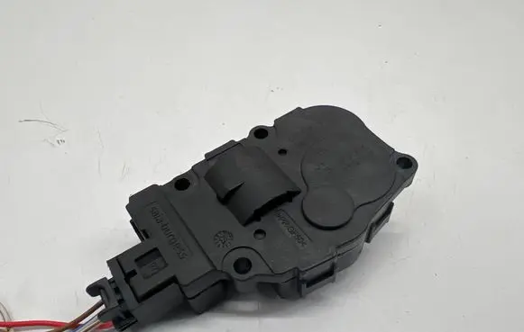 Porsche Macan (95B) Air flap motor/actuator K9749007