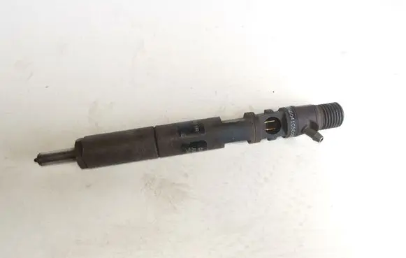 Ford Focus Fuel injector 2T1Q9F593AA
