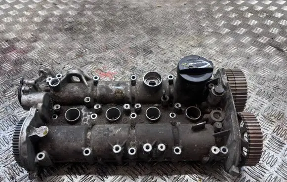 Volkswagen Golf VII Rocker cam cover 04E103479P