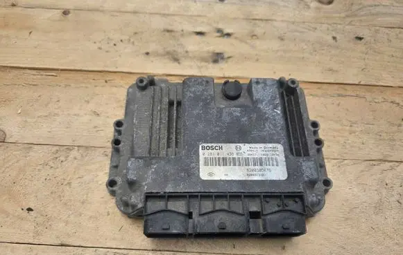 Nissan Primera Engine control unit/module 0281011436