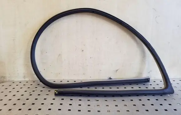 Front door rubber seal