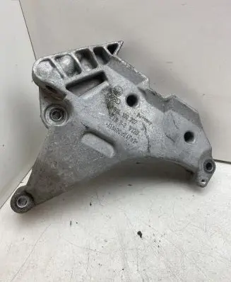 Audi Q3 8U Engine mounting bracket 03L199207