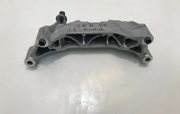 Citroen C5 X Engine mounting bracket 9674960380