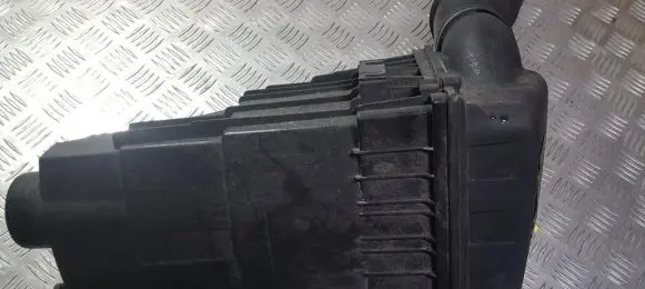 Citroen Xsara Air filter box 9634107180