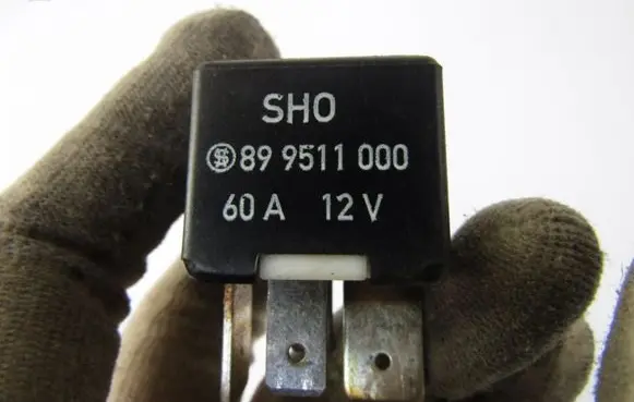 Mitsubishi Carisma Other relay MB629080