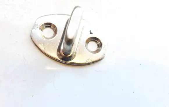 Volkswagen PASSAT B5 Front door lock loop/hook striker 3b0837033d