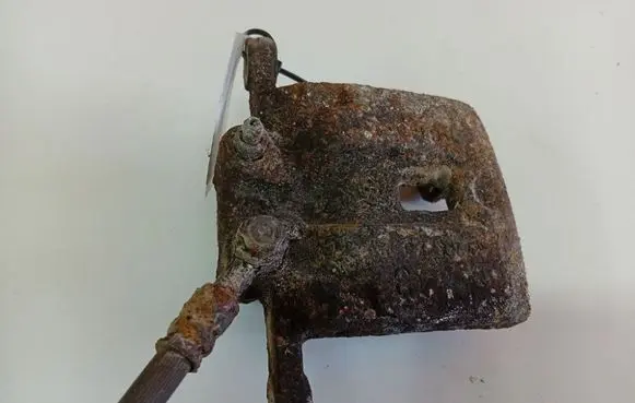 KIA Sorento Rear brake caliper 