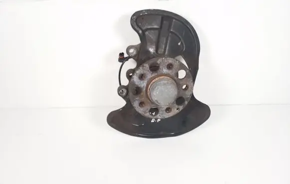 Mercedes-Benz E C207 W207 Front wheel hub A2043320201