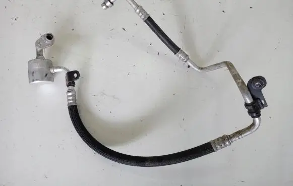 Renault Fluence Air conditioning (A/C) pipe/hose 924906197R