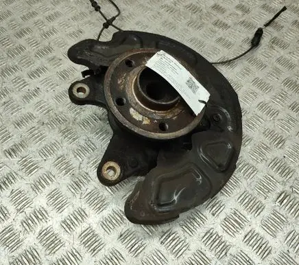 Mercedes-Benz Vito Viano W447 Front wheel hub A4473300720
