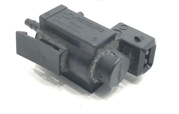 BMW 5 F10 F11 Fuel pressure regulator 7810831