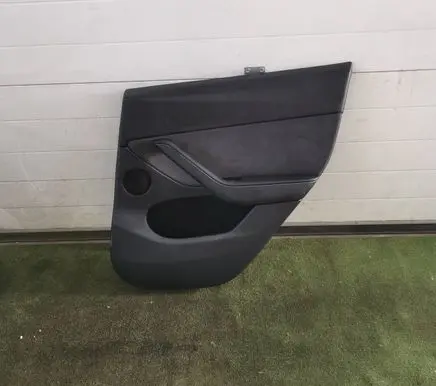Tesla Model Y Coupe rear side trim panel P189729700C 189729700C
