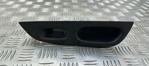 Nissan Qashqai Rear door window switch trim 829604CE0A