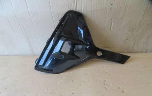 Opel Astra L Front bumper lower grill 9839194380