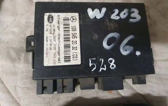 Mercedes-Benz A W169 Air suspension control unit module (rear) 1695452032 5DS00876900
