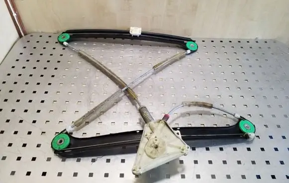 Audi A3 S3 8P Front window lifting mechanism without motor 8P4837461A E006060001B
