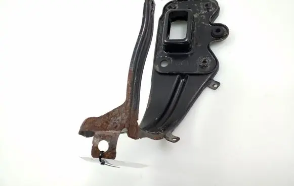 Mercedes-Benz E W211 Headlight/headlamp mounting bracket A2116201531