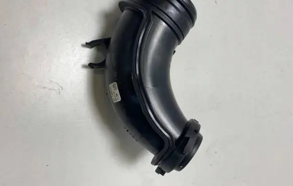 Volvo XC40 Air intake hose/pipe 32222143