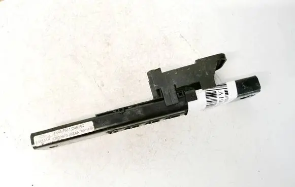 Jaguar X-Type Seat belt adjustment rail 1x43f611c46ac