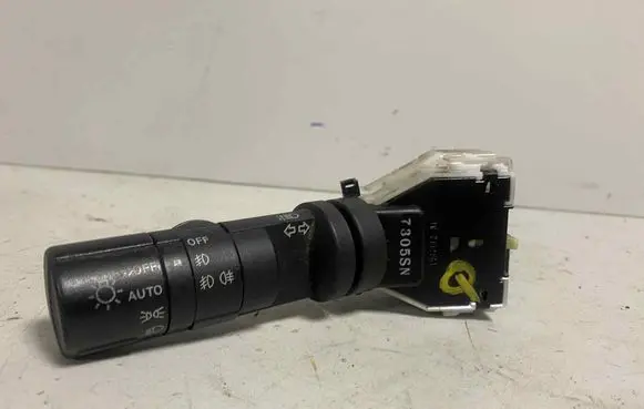 Nissan Qashqai Indicator stalk NILES14425 7305SN