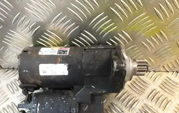 Audi A3 S3 8P Starter motor 1005831445