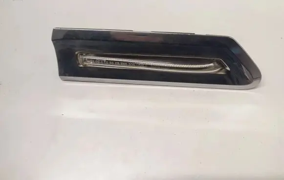 BMW 7 F01 F02 F03 F04 Front fender indicator light 63137203371