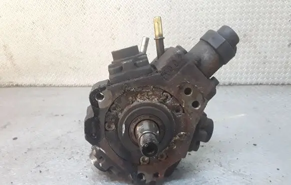 Renault Scenic II - Grand scenic II Fuel injection high pressure pump 0445010148 8200561664