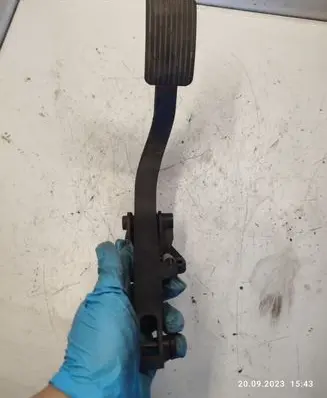 Mercedes-Benz ML W163 Accelerator throttle pedal 3000704