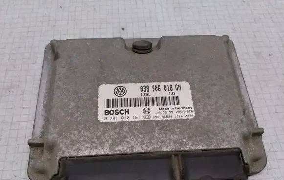 Skoda Octavia Mk1 (1U) Engine control unit/module 038906018GM 0281010181