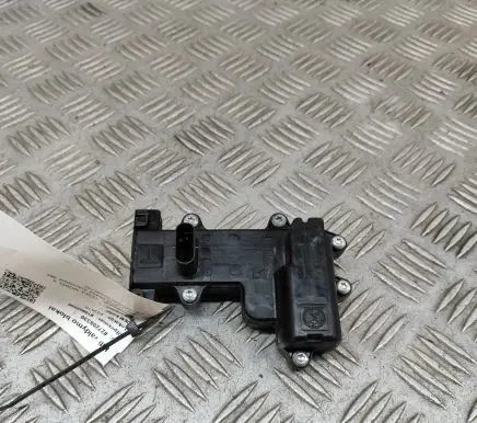 Tesla Model X Door control unit/module 104535400B