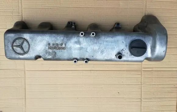 Mercedes-Benz E W123 Rocker cam cover 6170160905