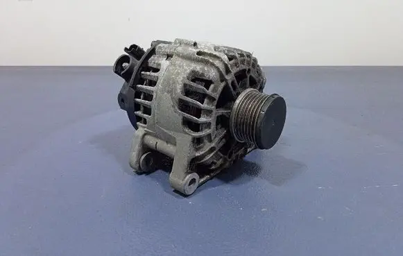 Peugeot 208 I Generator/alternator 9818677980