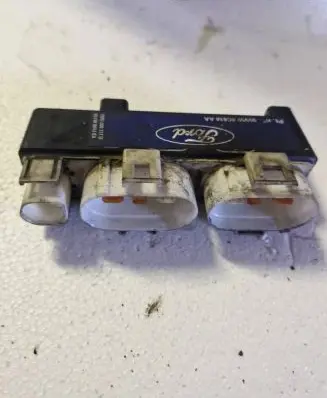 Coolant fan relay