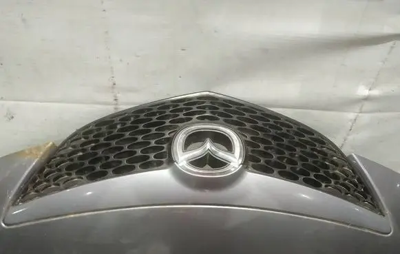 Mazda 3 I Front grill 