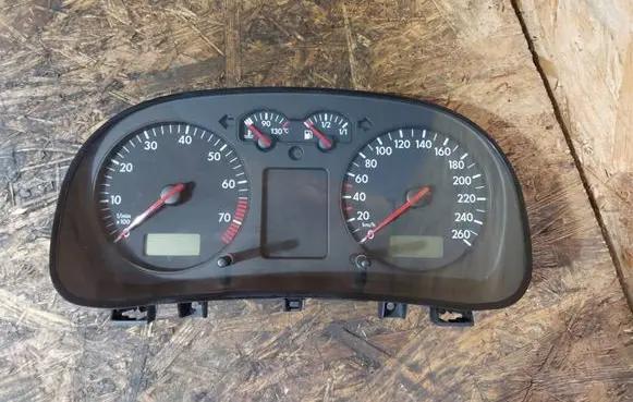 Speedometer (instrument cluster)