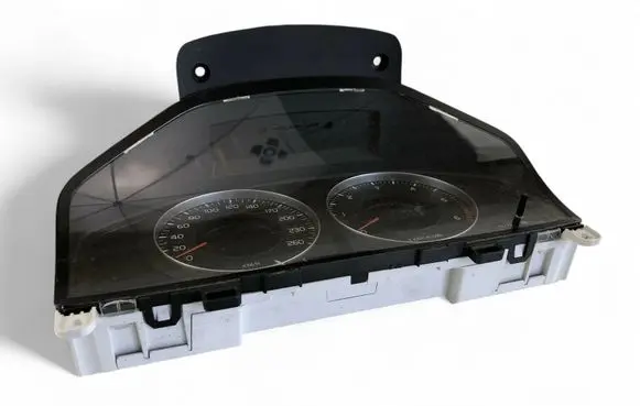 Speedometer (instrument cluster)