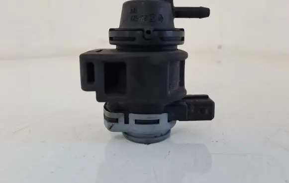 Renault Modus Turbo solenoid valve 8200575400