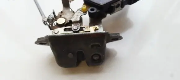 Subaru Legacy Tailgate/trunk/boot lock/catch/latch