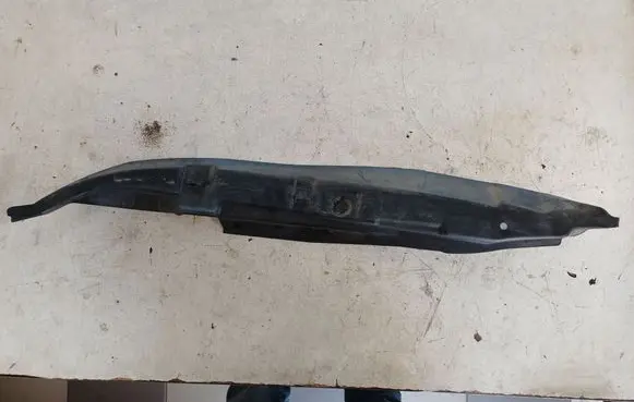 Suzuki Swift I Fender end trim 7235163J0