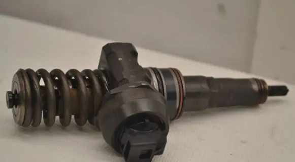 Audi A4 S4 B7 8E 8H Fuel injector 0414720214