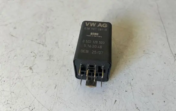 Volkswagen PASSAT B6 Glow plug pre-heat relay 038907281B 0522120503