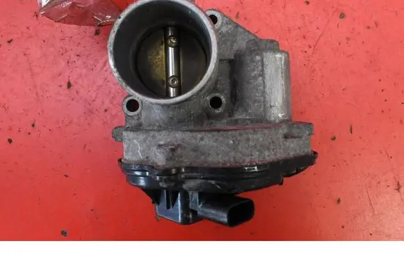 Ford Focus C-MAX Throttle body valve 2S6UEB