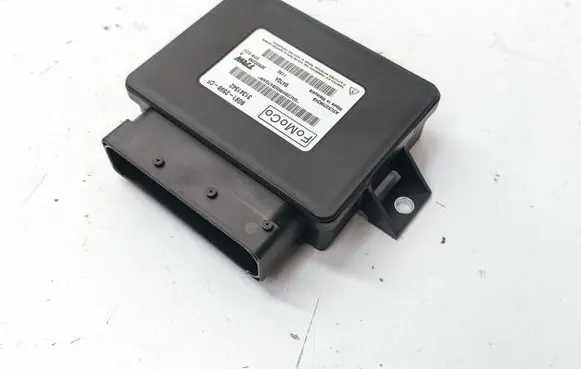 Volvo XC70 Hand brake control module 31341542