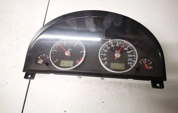 Ford Mondeo Mk III Speedometer (instrument cluster) 1s7f10841 1s7f-10841