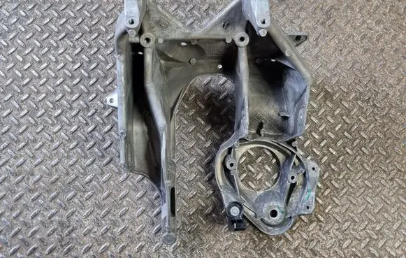 Volvo XC60 Brake pedal bracket assembly 31423973 31423974