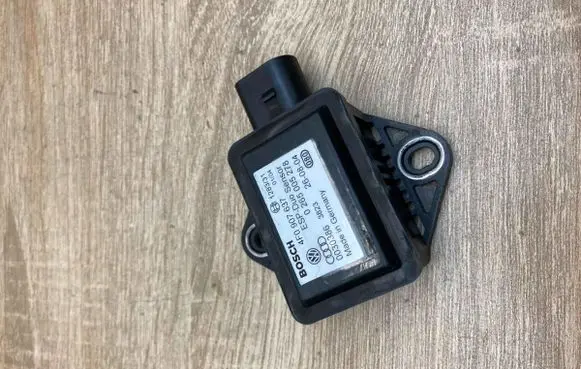 Audi A6 S6 C6 4F ESP acceleration yaw rate sensor 4F0907637 0265005278